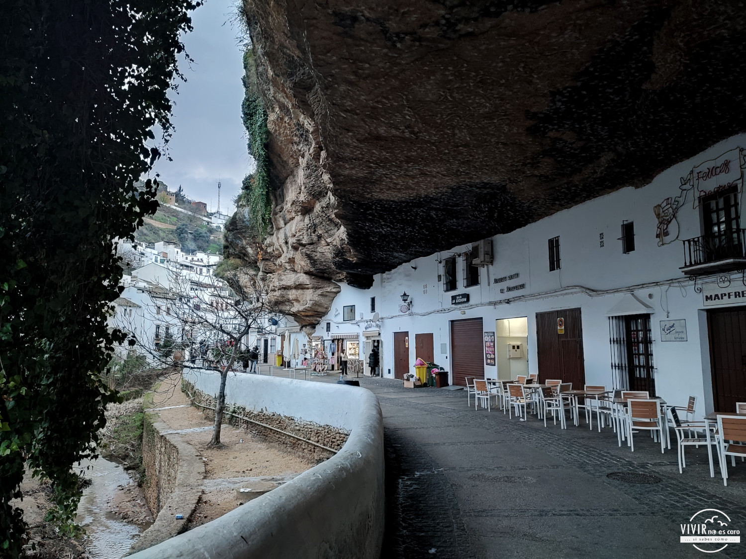 Calle Cuevas del Sol en Setenil de las Bodegas (Cádiz)