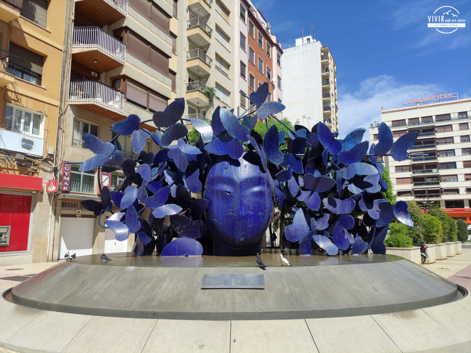 Escultura La Dama de las Mariposas en Castellón
