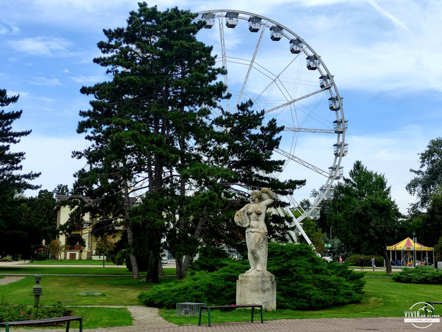 Noria de Keszthely (Hungría) en el Parque Helikon