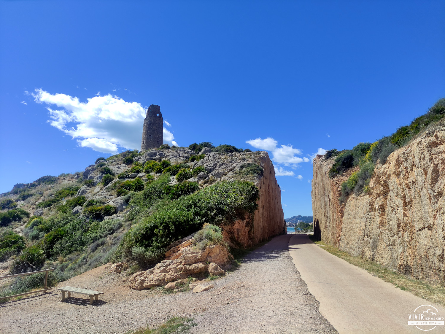 Torre Colomera en la Vía Verde del Mar de Benicassim a Oropesa (Castellón)