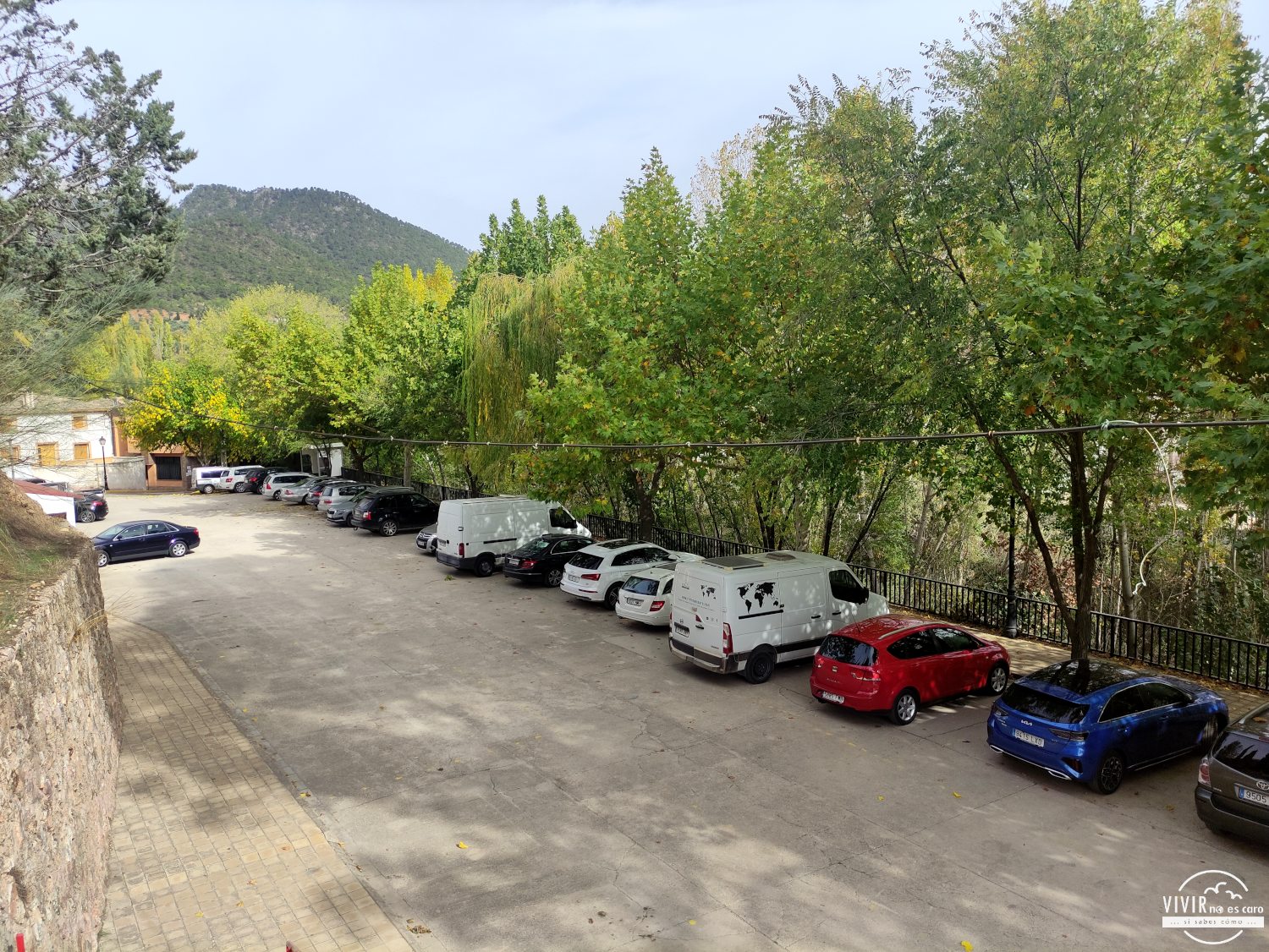 Pernocta en furgoneta camper en parking en Villaverde de Guadalimar (Albacete)