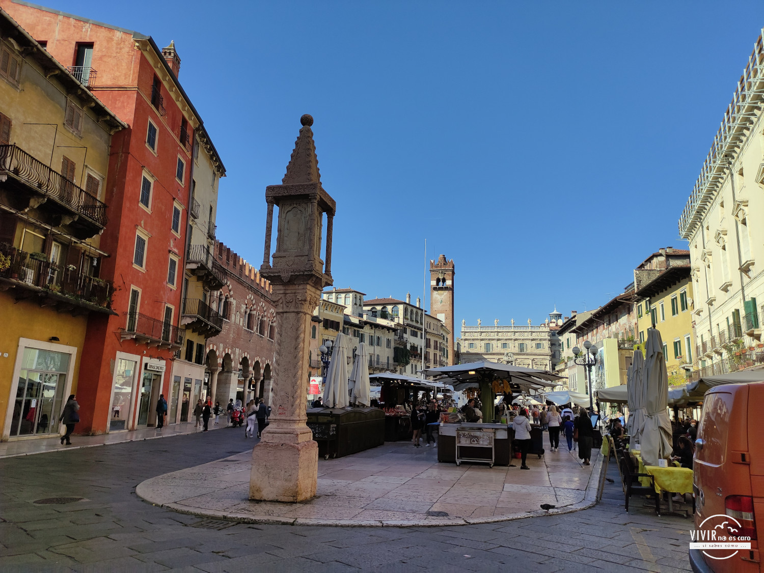 La Piazza delle Erbe (Verona, Italia)