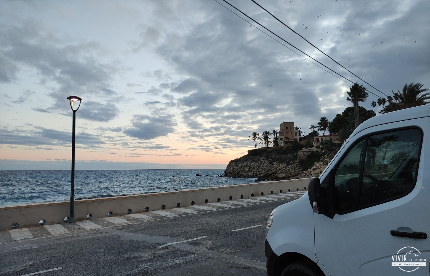 Pernoctando con vistas al mar en furgoneta camper (Alicante)