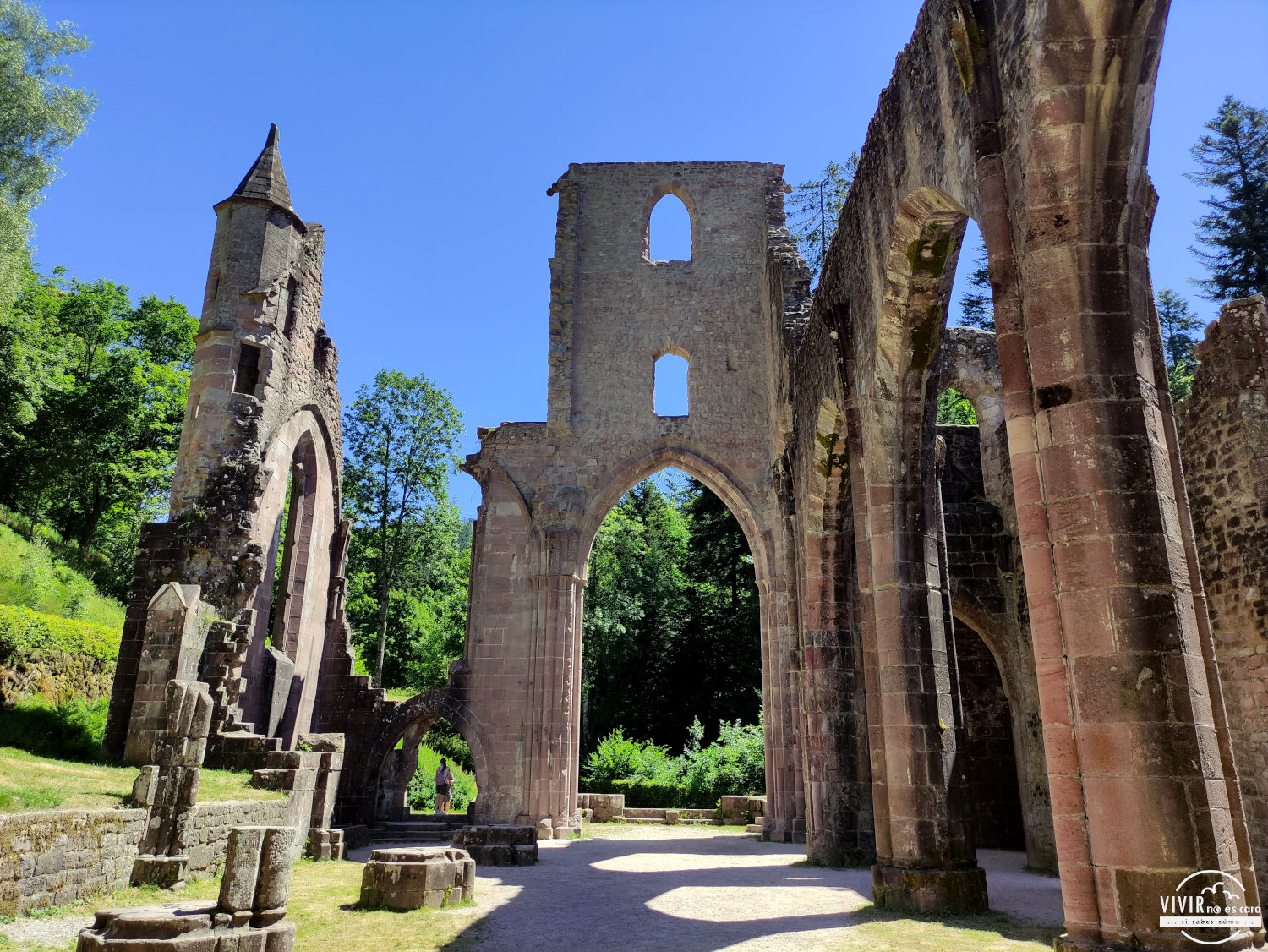 Ruinas del convento de Todos los Santos en la Selva Negra (Alemania)
