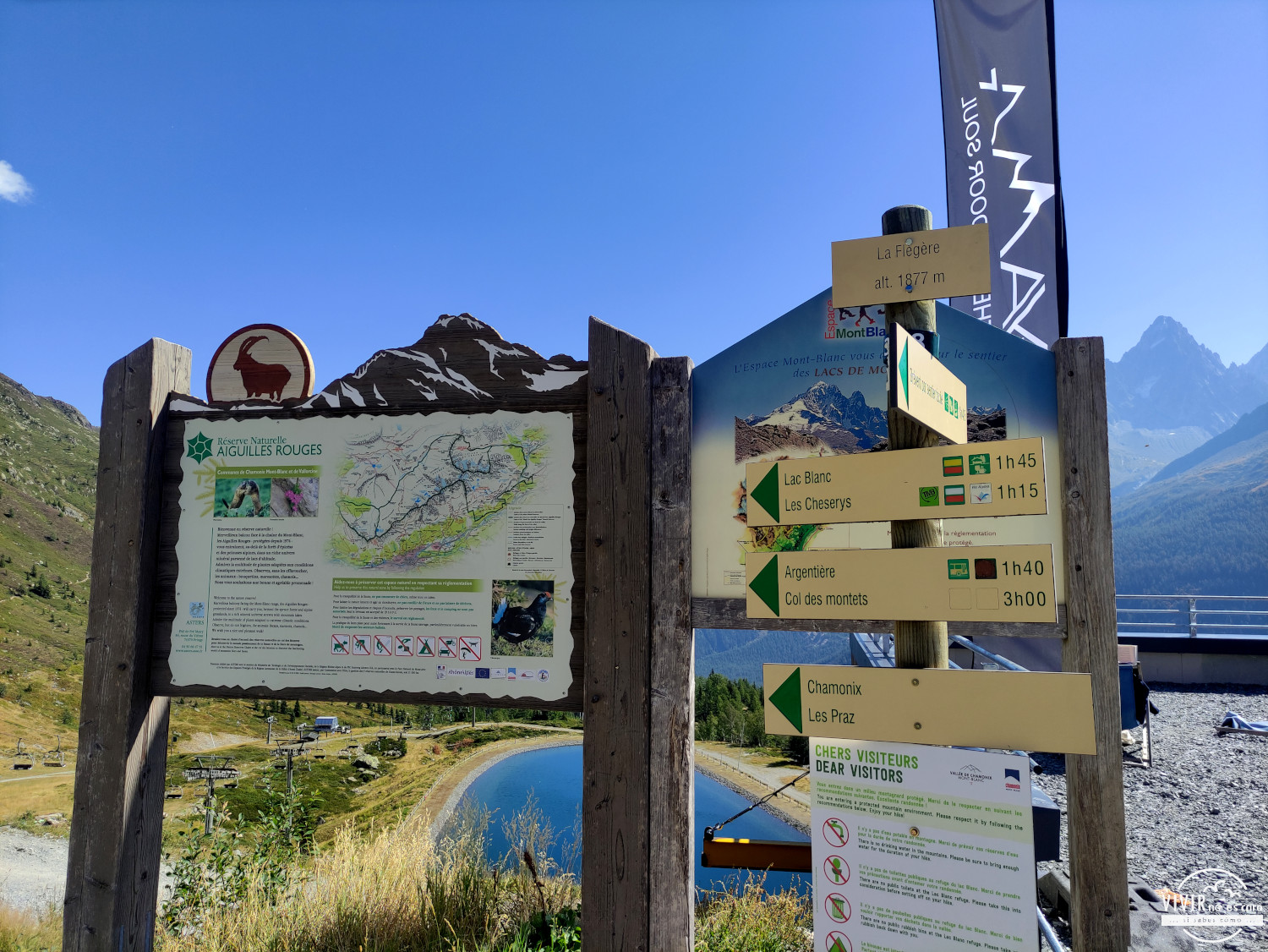 Señalización con distancias rutas desde La Flegere al Lac Blanc y otros