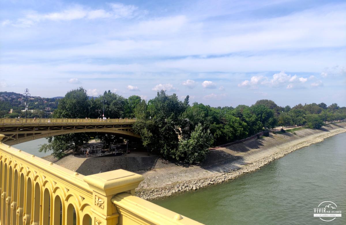 Puente acceso a Isla Margarita (Budapest, Hungría)