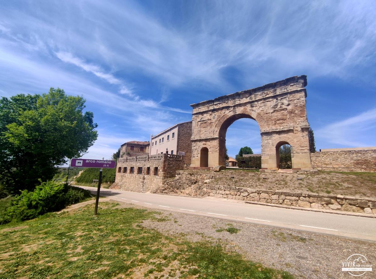Medinaceli. Arco Romano del siglo I (Soria)