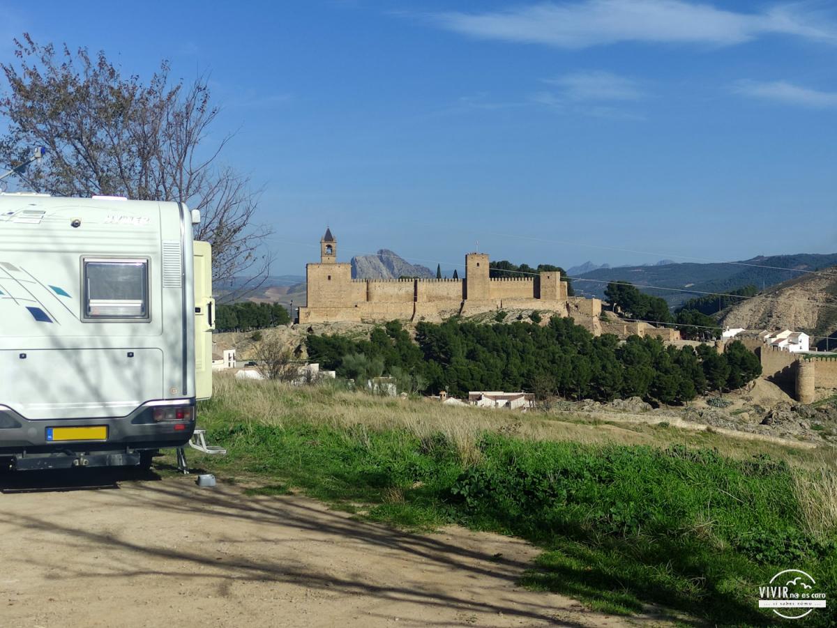 Autocaravana en Antequera con vistas a la Alcazaba