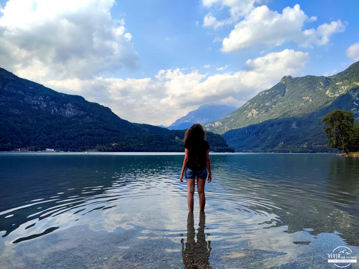 Baño en el Lago di Cavazzo (Údine, Friuli-Venecia Julia)