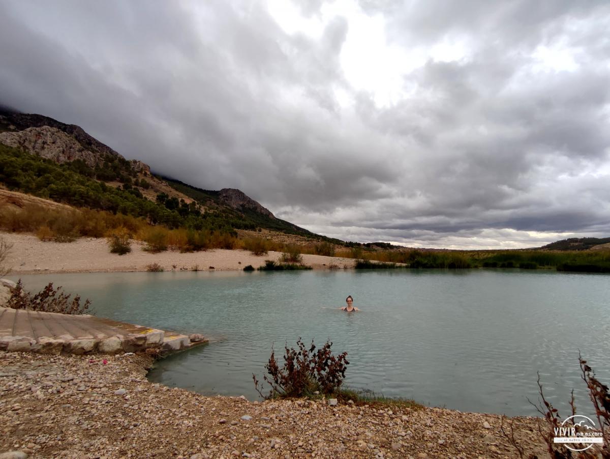 Baño calentito en noviembre terma gratuita de Granada (Los Baños de Zújar)