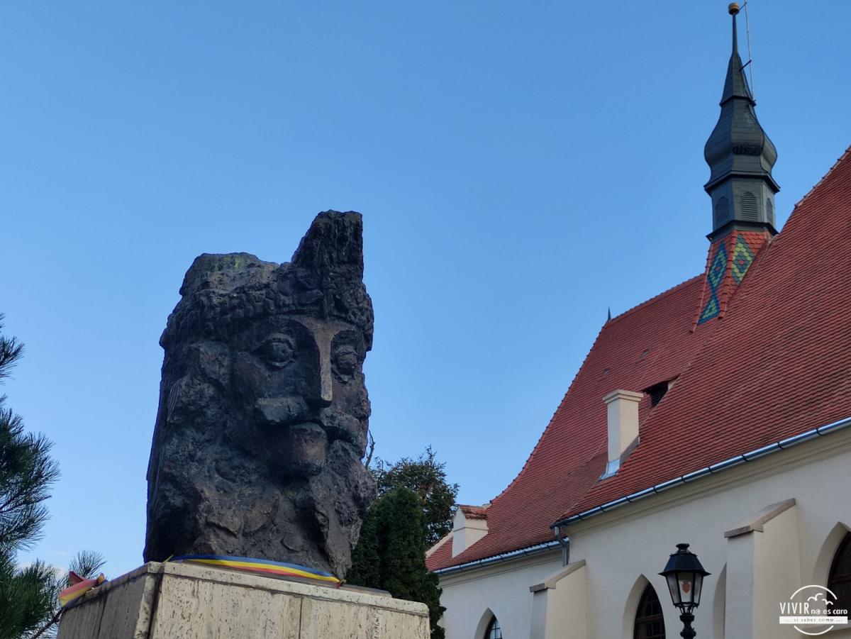 Busto Vlad Tepes Drácula en Sighisoara (Rumanía)