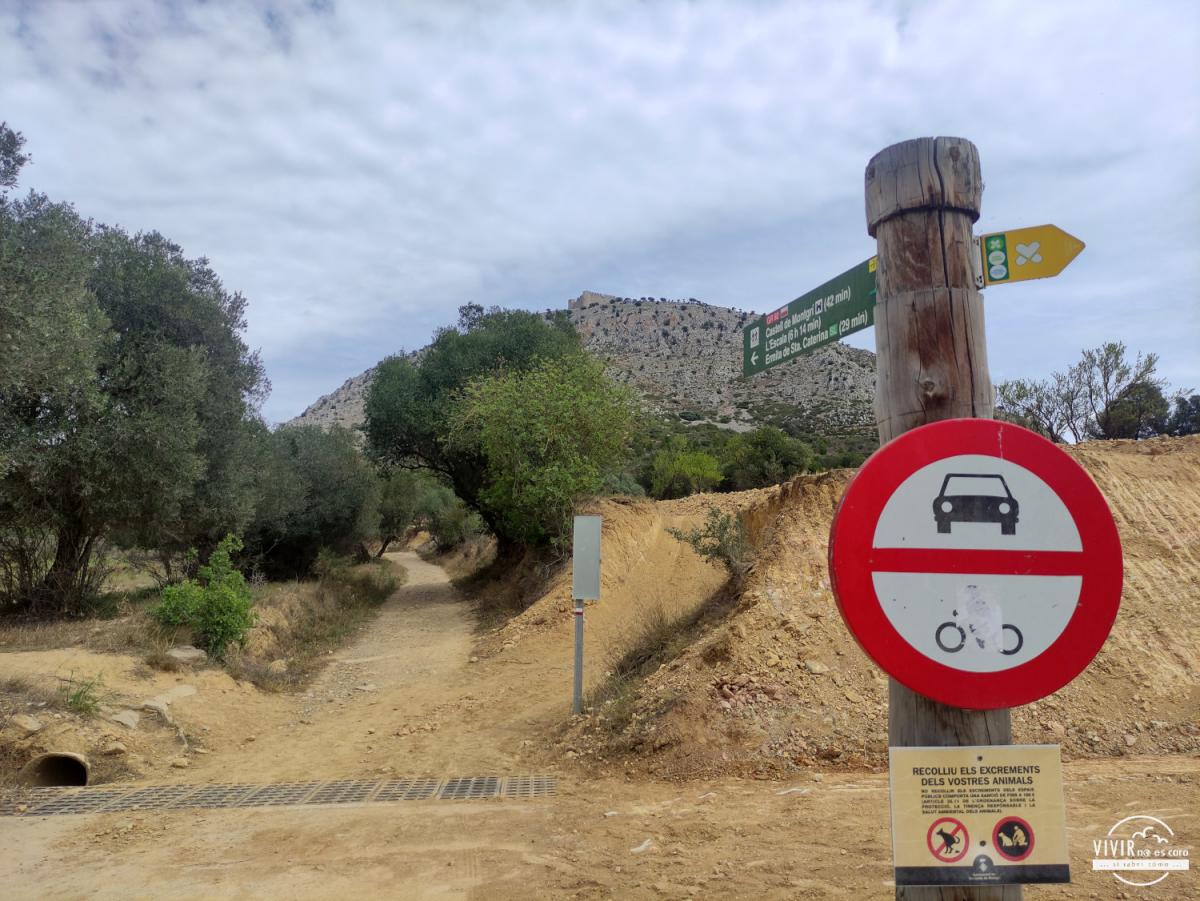Inicio ruta subida al Castillo de Montgrí (Costa Brava)