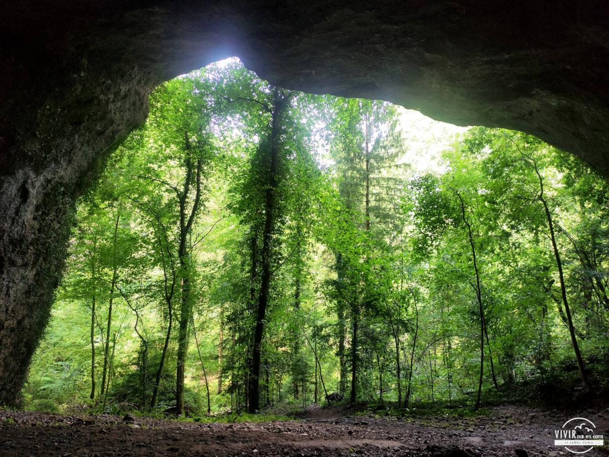 Grotta dei Pagani (Cavazzo Carnico, Údine, Friuli, Italia)