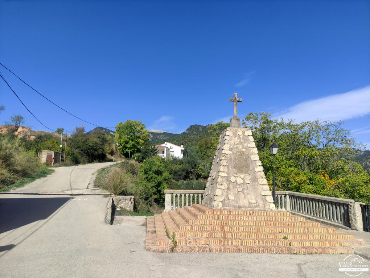Cruz de los Caídos en Villaverde de Guadalimar (Albacete)