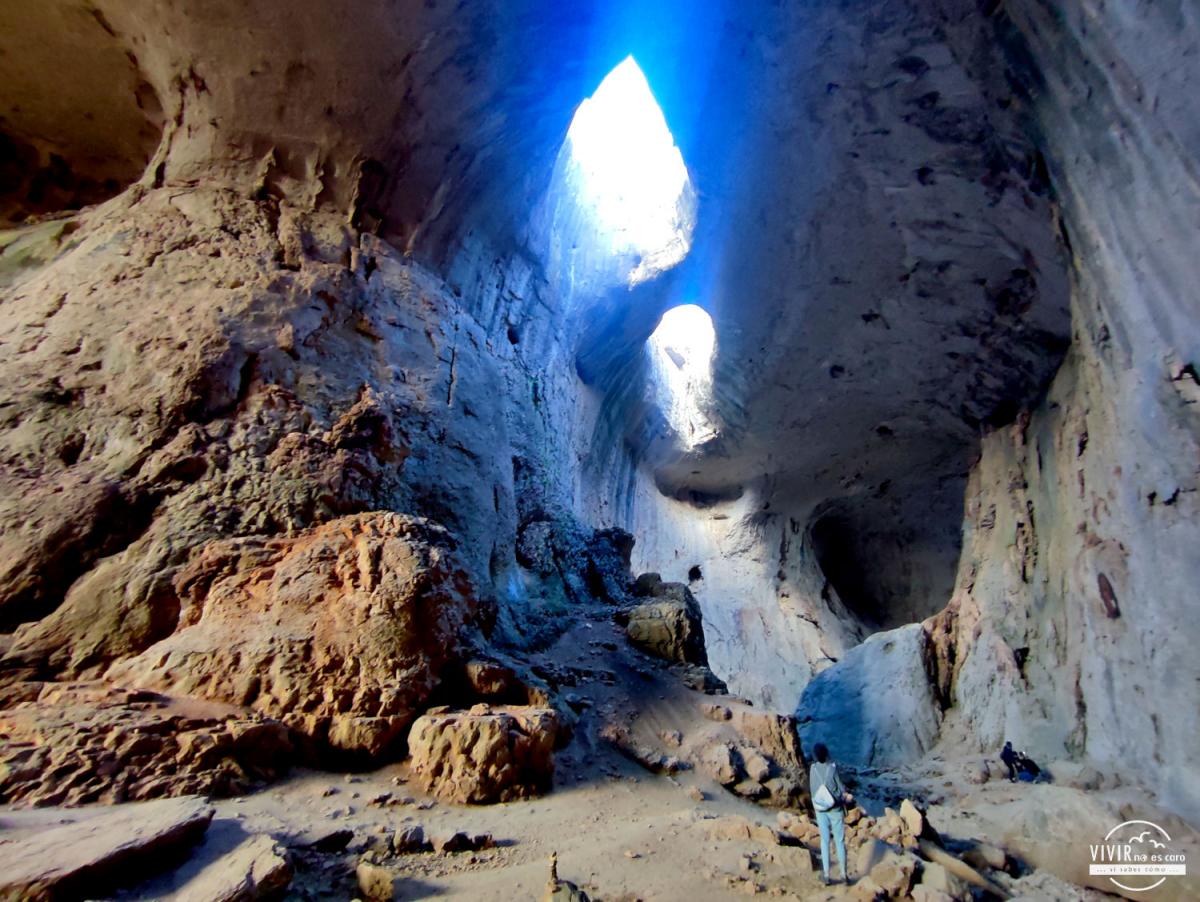 Cueva Ojos de Dios - Prohodna Cave en Bulgaria