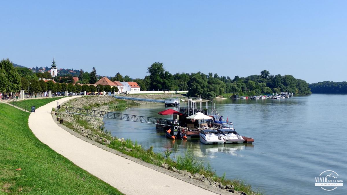Paseo junto al río en Szentendre (Hungría)