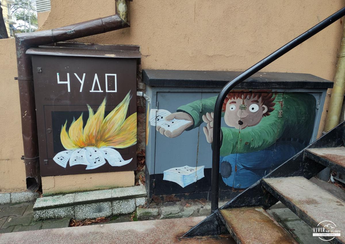 Graffiti en contador ciudad de Sofía (Bulgaria)