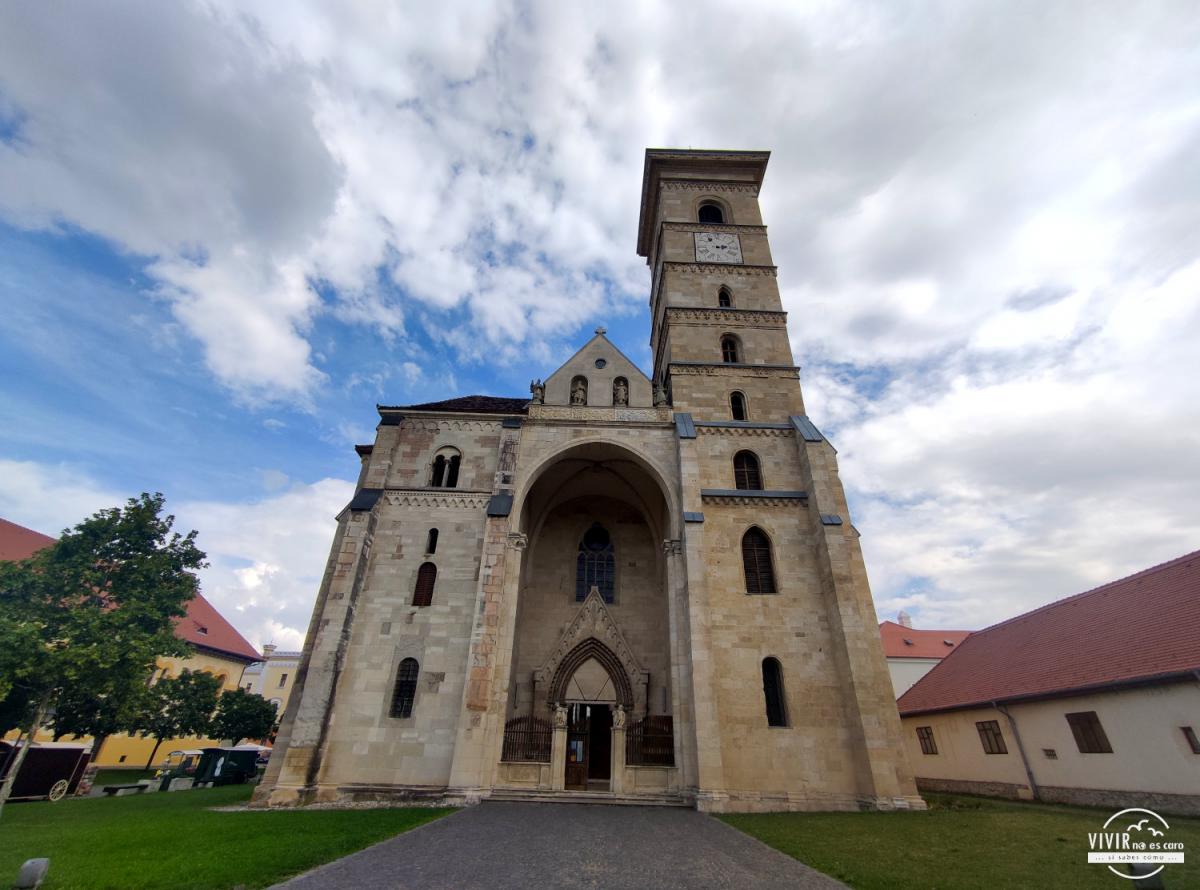 Iglesia católico romana de San Miguel (Alba Iulia, Rumanía)