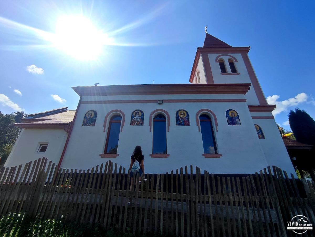 Iglesia Ortodoxa en Viscri (Rumanía)