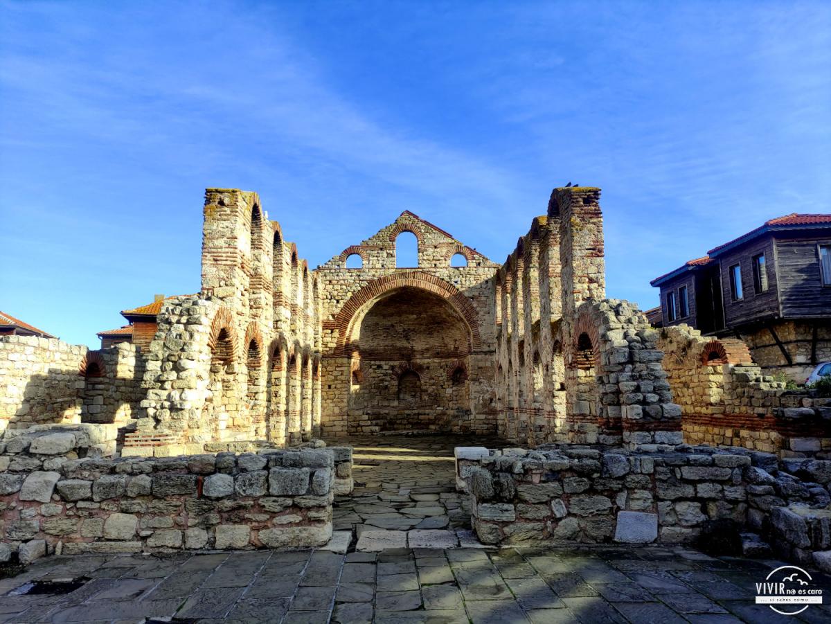 Nessebar: Basílica de Santa Sofía (Mar Negro, Bulgaria)