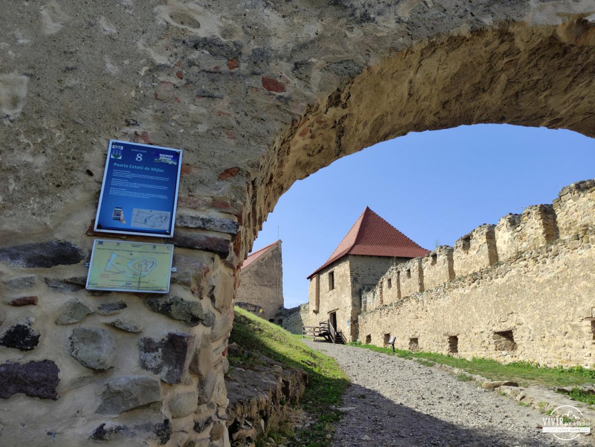 Rupea. Arco interior del Castillo fortaleza (Rumanía)