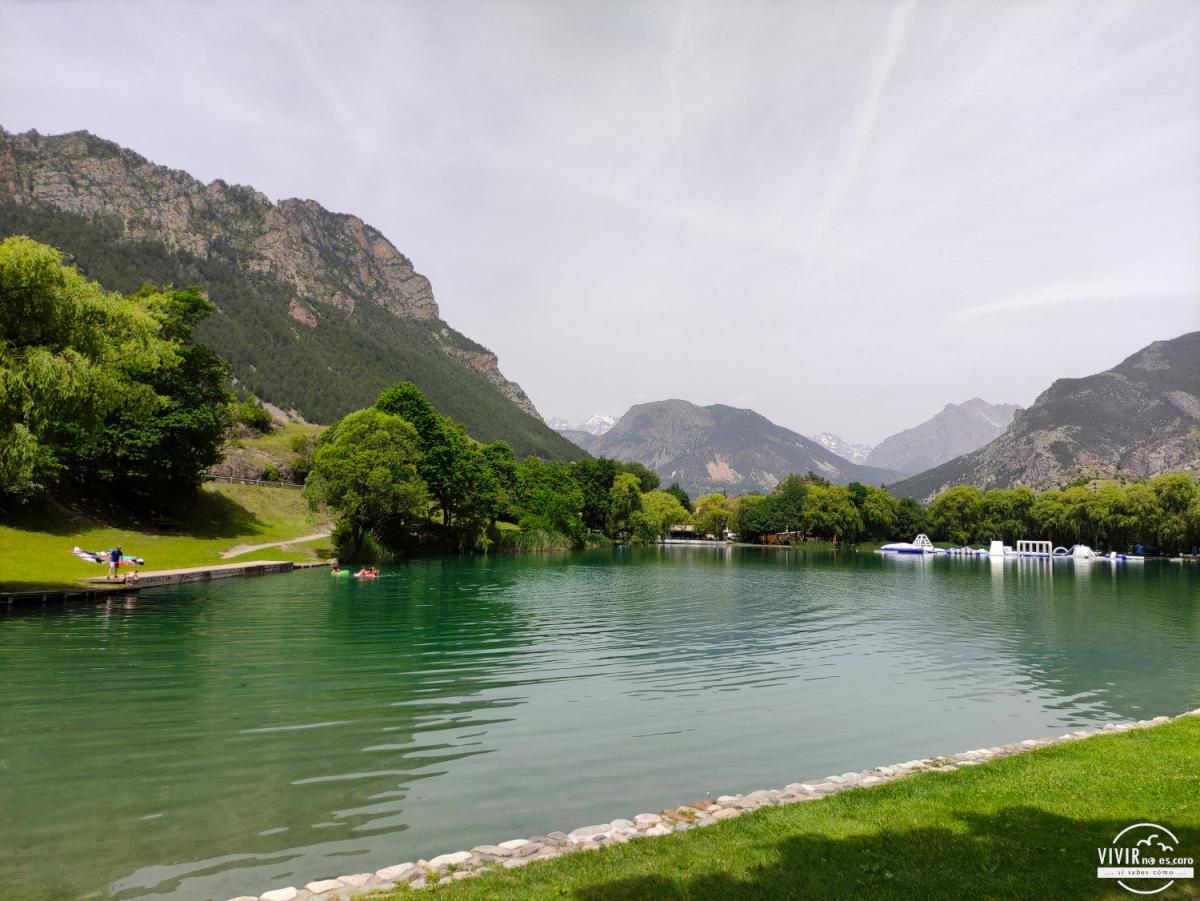 Lago para bañarse gratis en Los Ecrins (La Roche de Rame, Alpes, Francia)