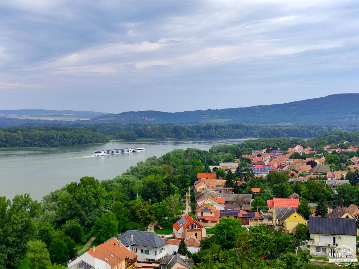 Mirador al Río Danubio desde la colina de Esztergom (Hungría)