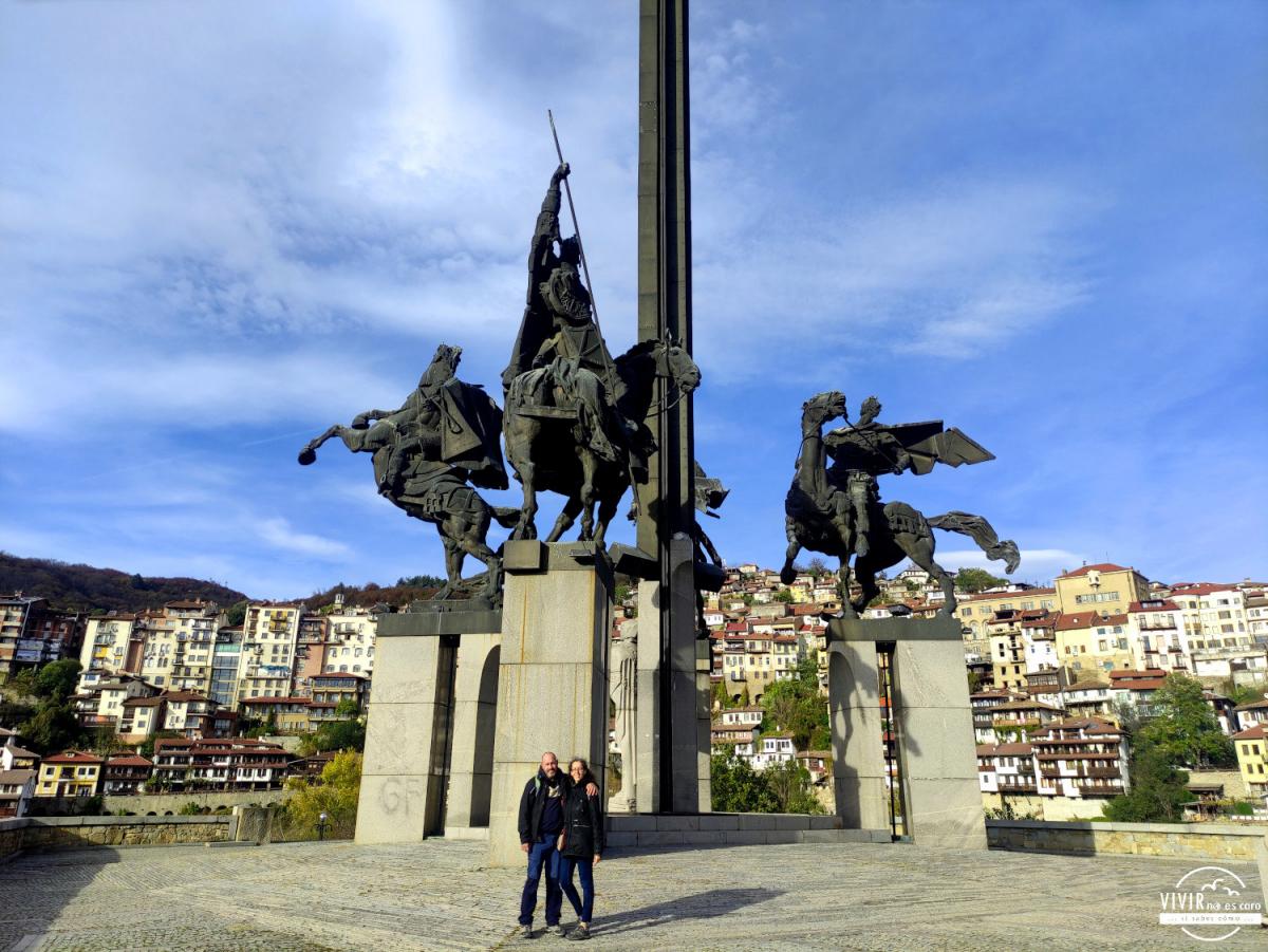 Monumento Dinastía Assen en Veliko Tarnovo (Bulgaria)