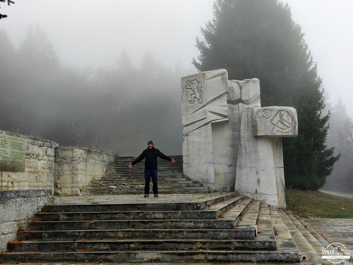 Monumento comunista monte Buzludzha (Bulgaria)