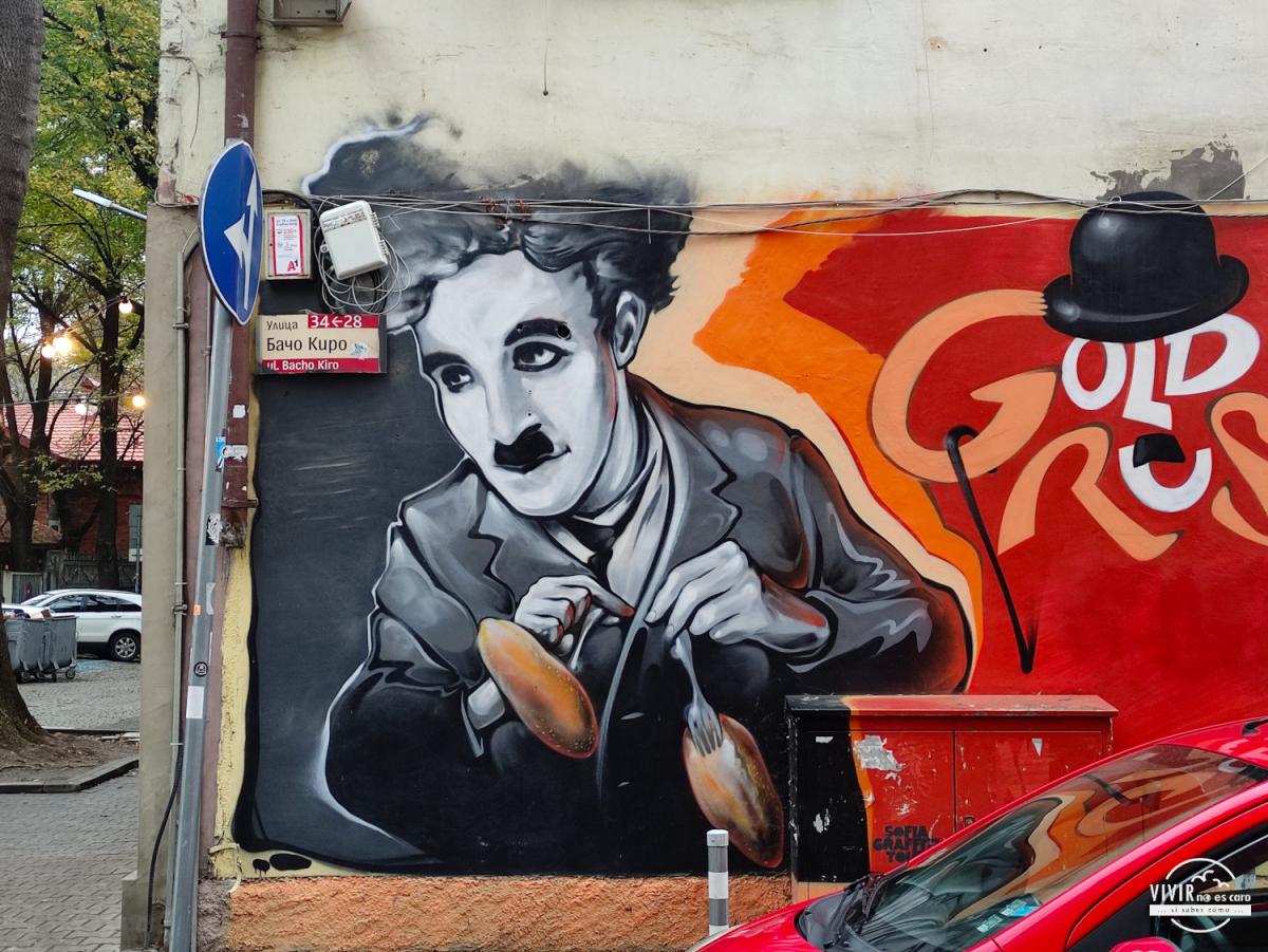 Mural graffiti Chaplin en Sofía (Bulgaria)