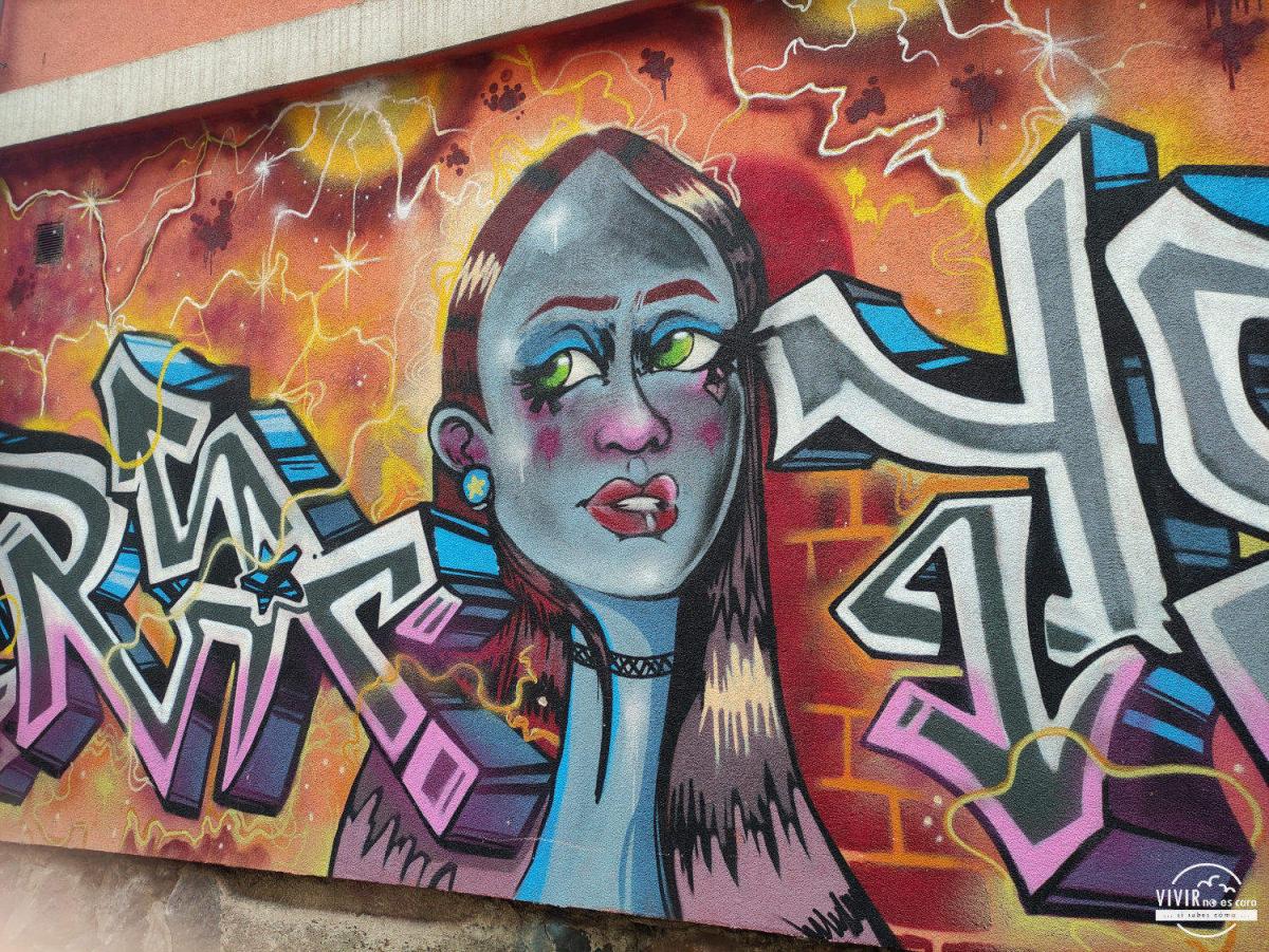 Mural graffiti centro Sofía (Bulgaria)