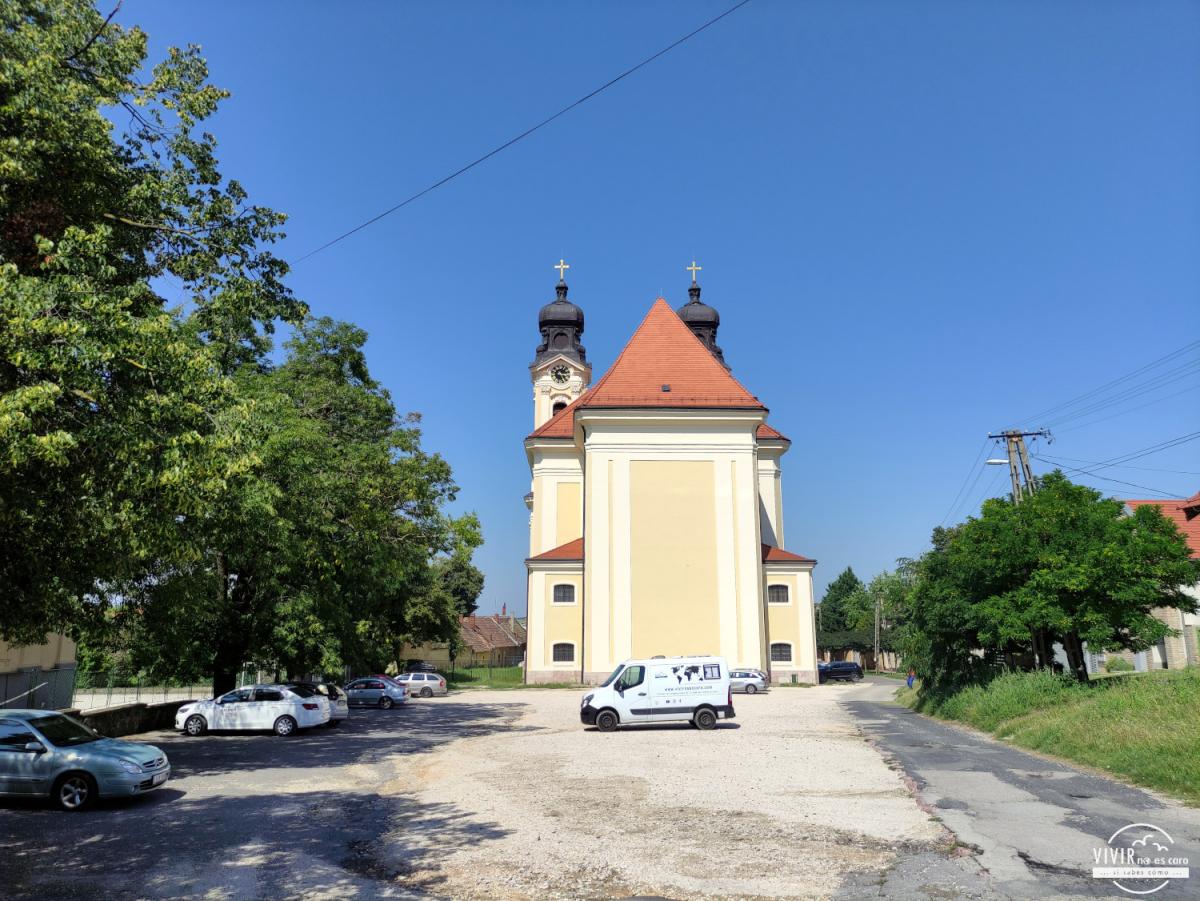 Parking Iglesia de Tata (Hungría)