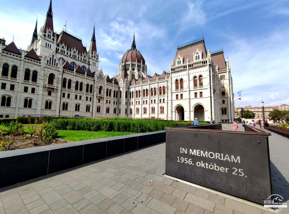 Parlamento de Hungría (Budapest). Memorial 1956