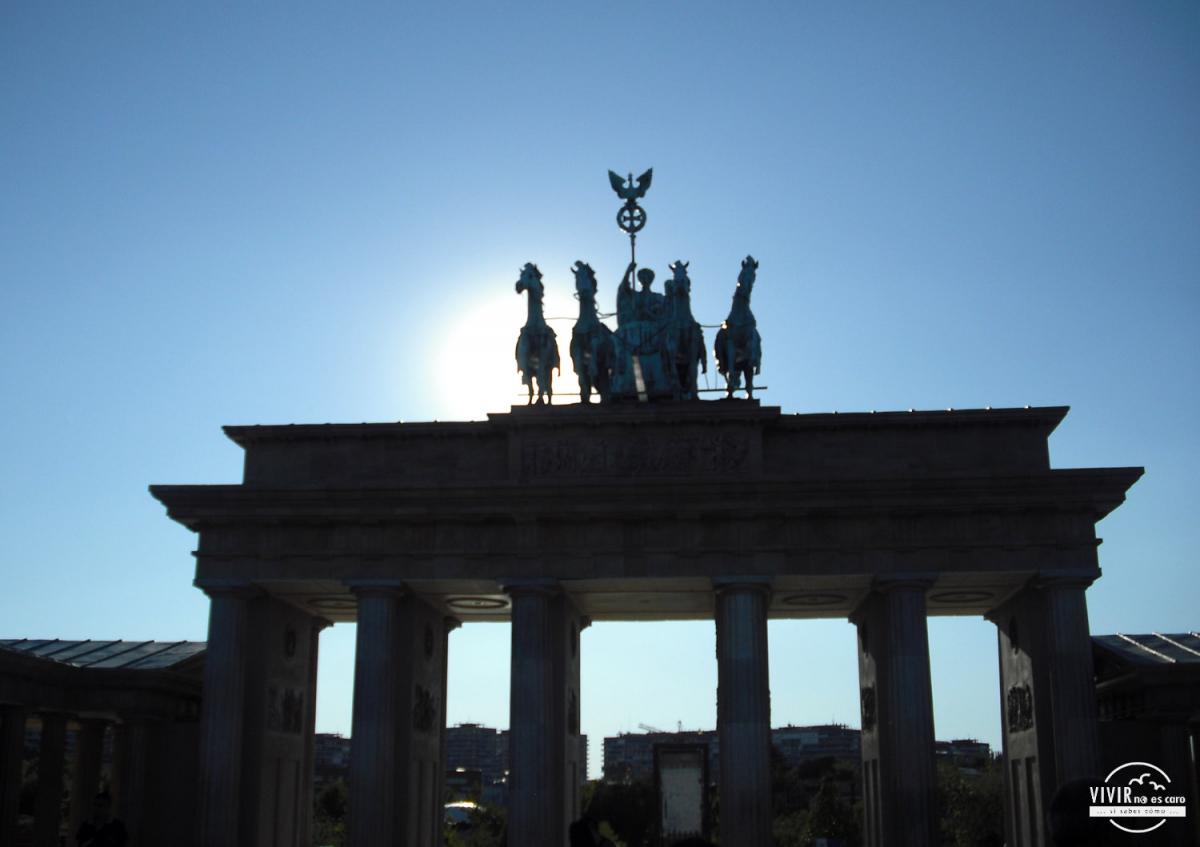 Parque Europa de Madrid: Réplica de la Puerta de Brandenburgo (Berlin)