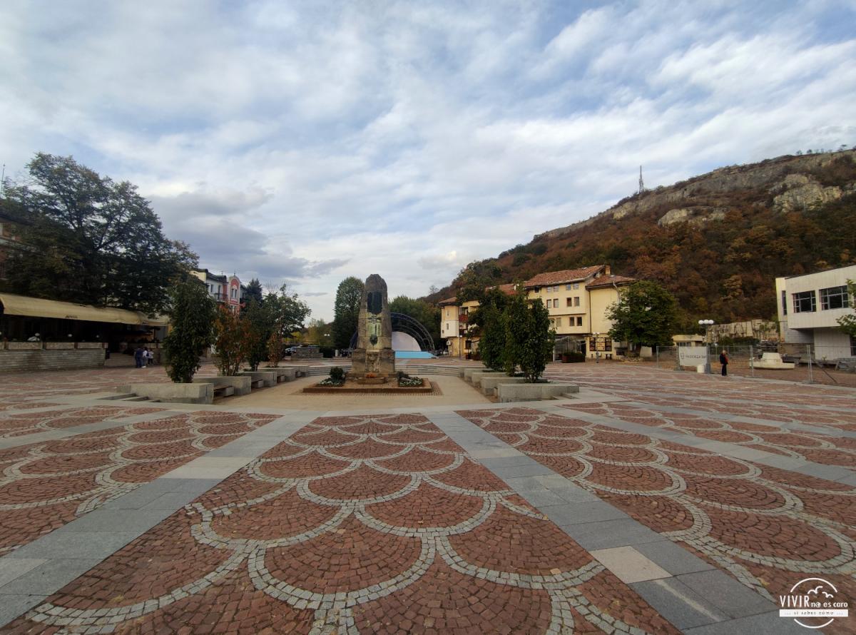 Plaza Todor Kirkov (Lovech, Bulgaria)