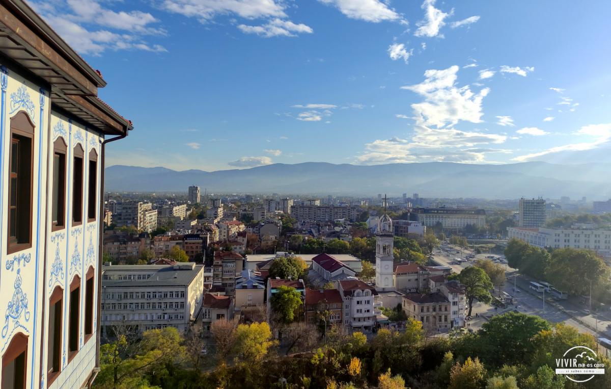 Plovdiv: vistas desde la terraza-mirador de la Iglesia de San Arcángeles