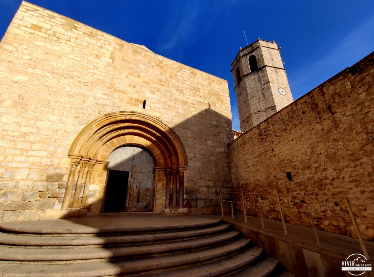 Portada románica de la Iglesia Arciprestal de Sant Mateu (Castellón)