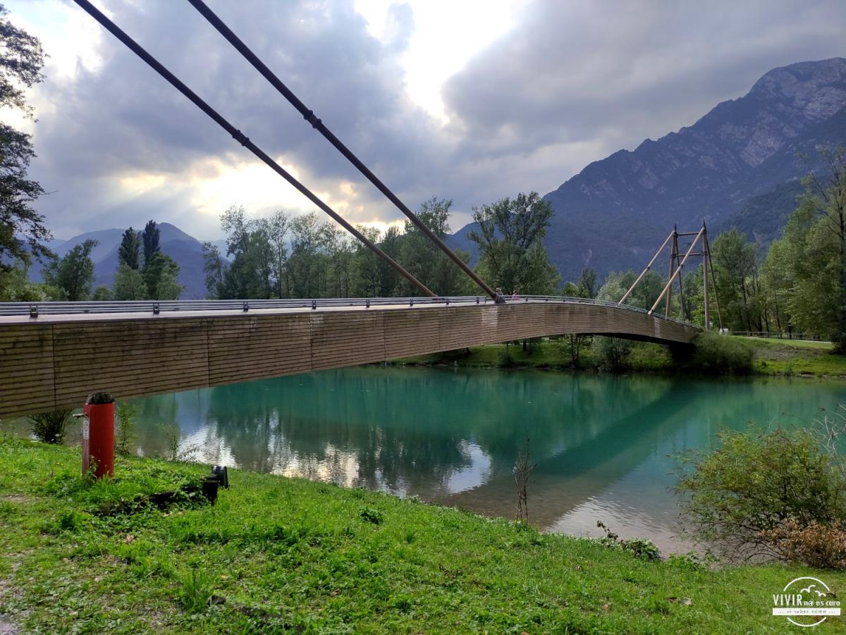 Puente del Lago di Cavazzo (Friuli-Venecia Julia, Italia)
