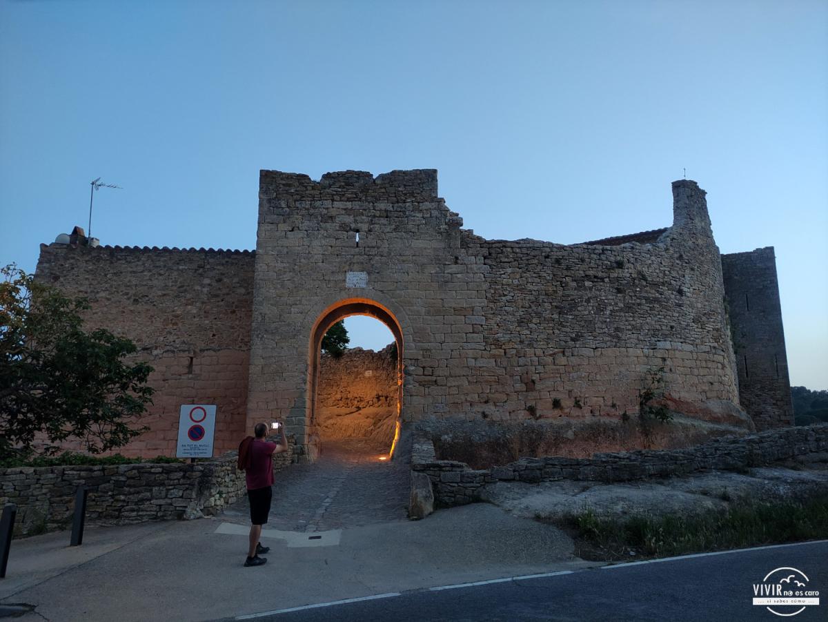 Puerta de la Virgen (Peratallada, Gerona)