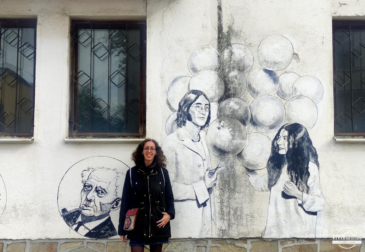 Staro Zhelezare: street art. John Lennon y Yoko Ono (Bulgaria)