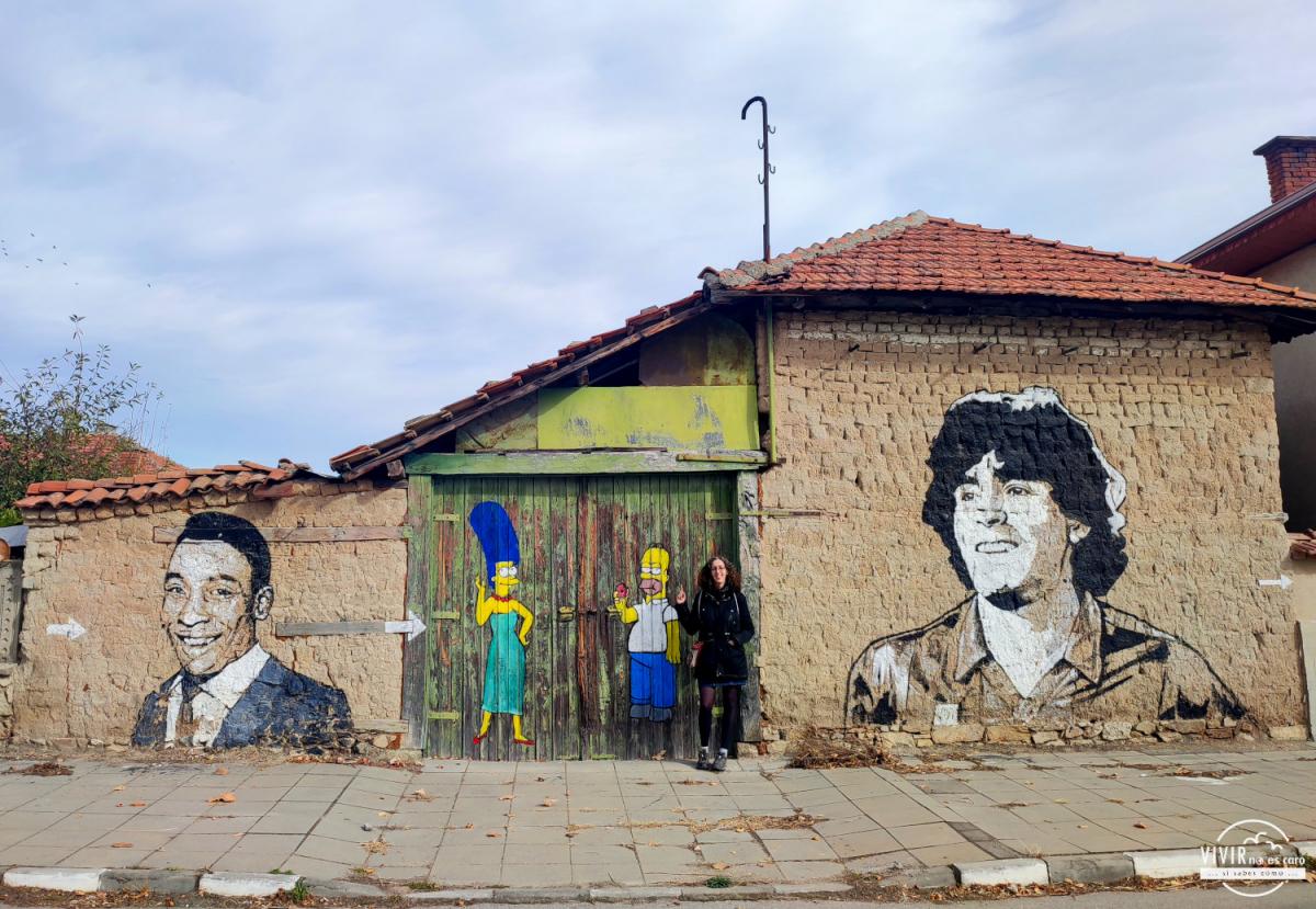Staro Zhelezare: street art. Simpsons (Bulgaria)