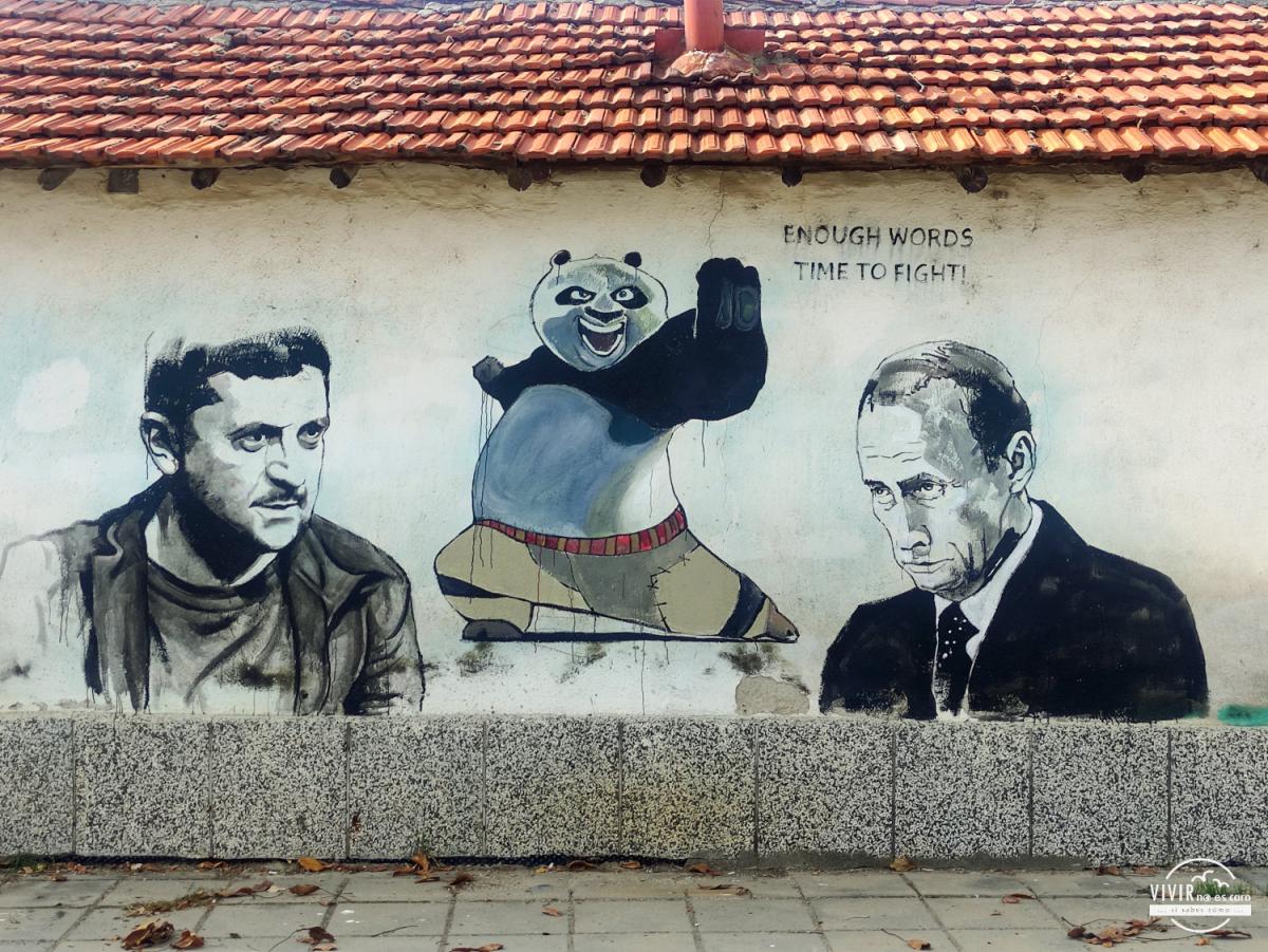 Staro Zhelezare: street art. Ucrania y Rusia: time to fight (Bulgaria)