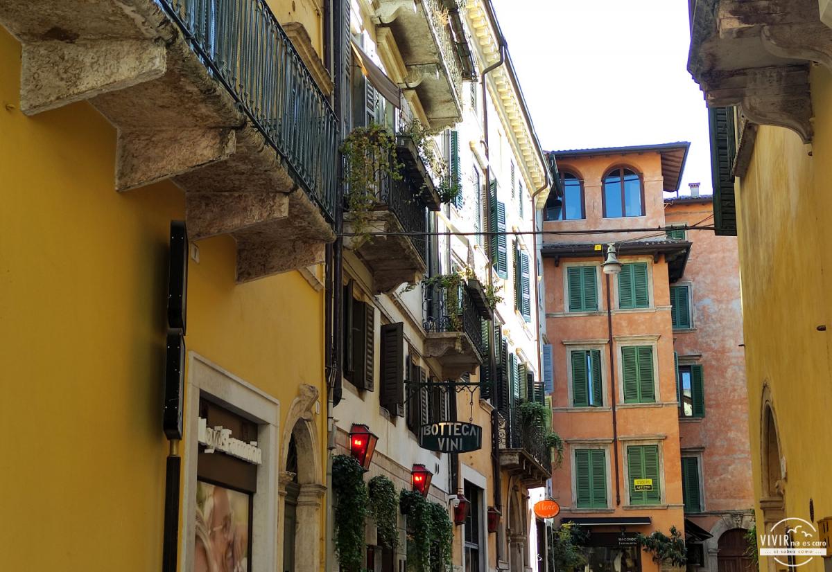 Calle en Verona (Italia)