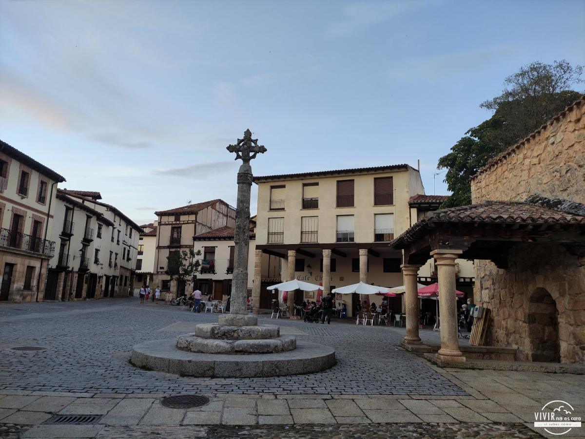 Covarrubias - Plaza Doña Sancha (Burgos)