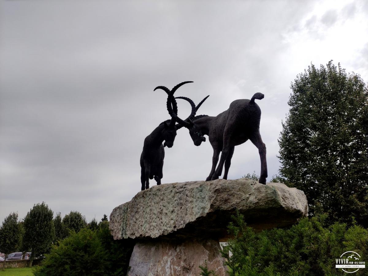 Escultura de cabras en el Museo de Keszthely (Hungría)