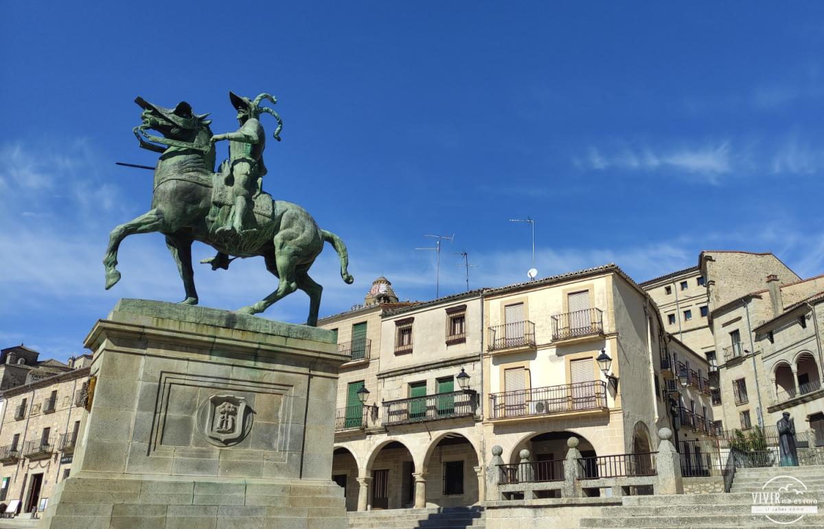 Estatua ecuestre de Francisco Pizarro en Trujillo