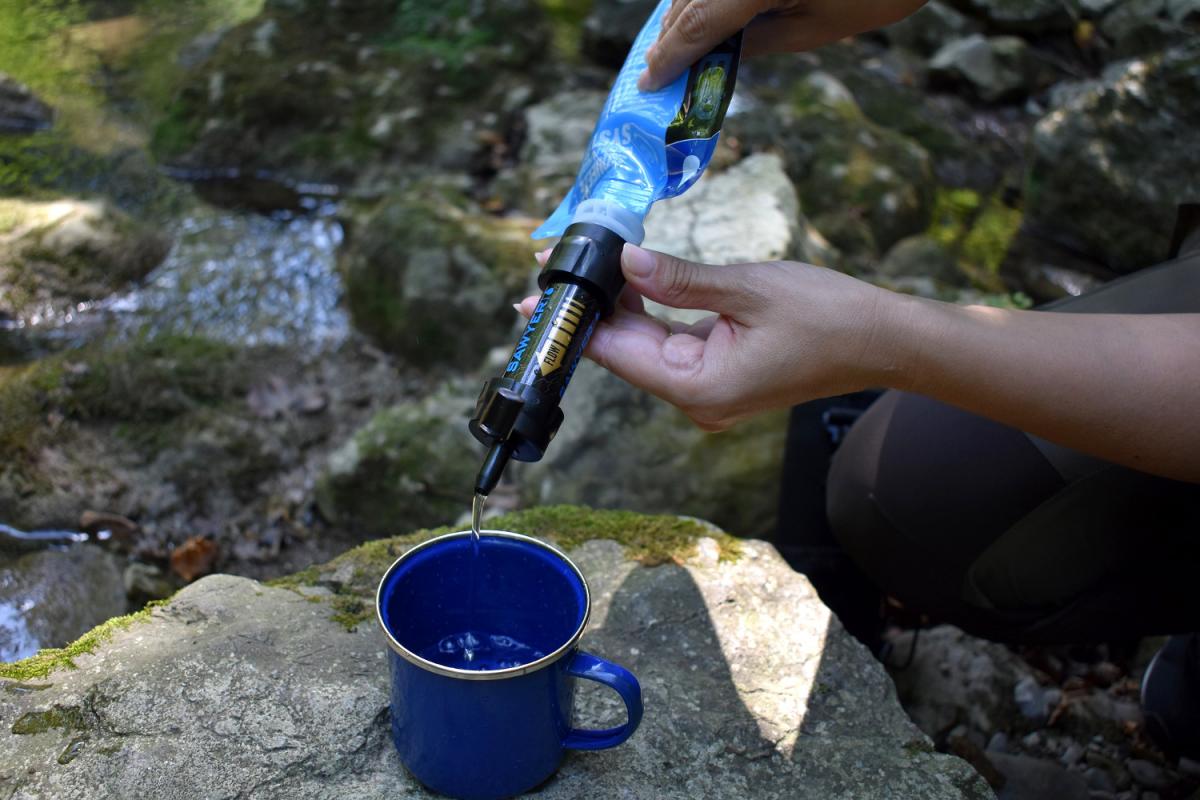 Filtro portátil para potabilizar agua en la montaña