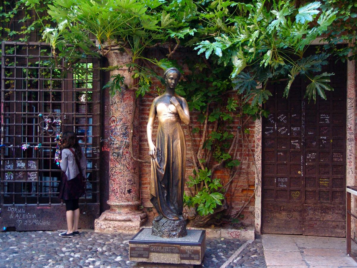 Estatua de Julieta en Verona (Italia)