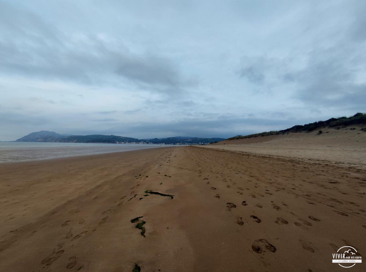 La playa de La Salvé y la duna de Laredo (Cantabria)