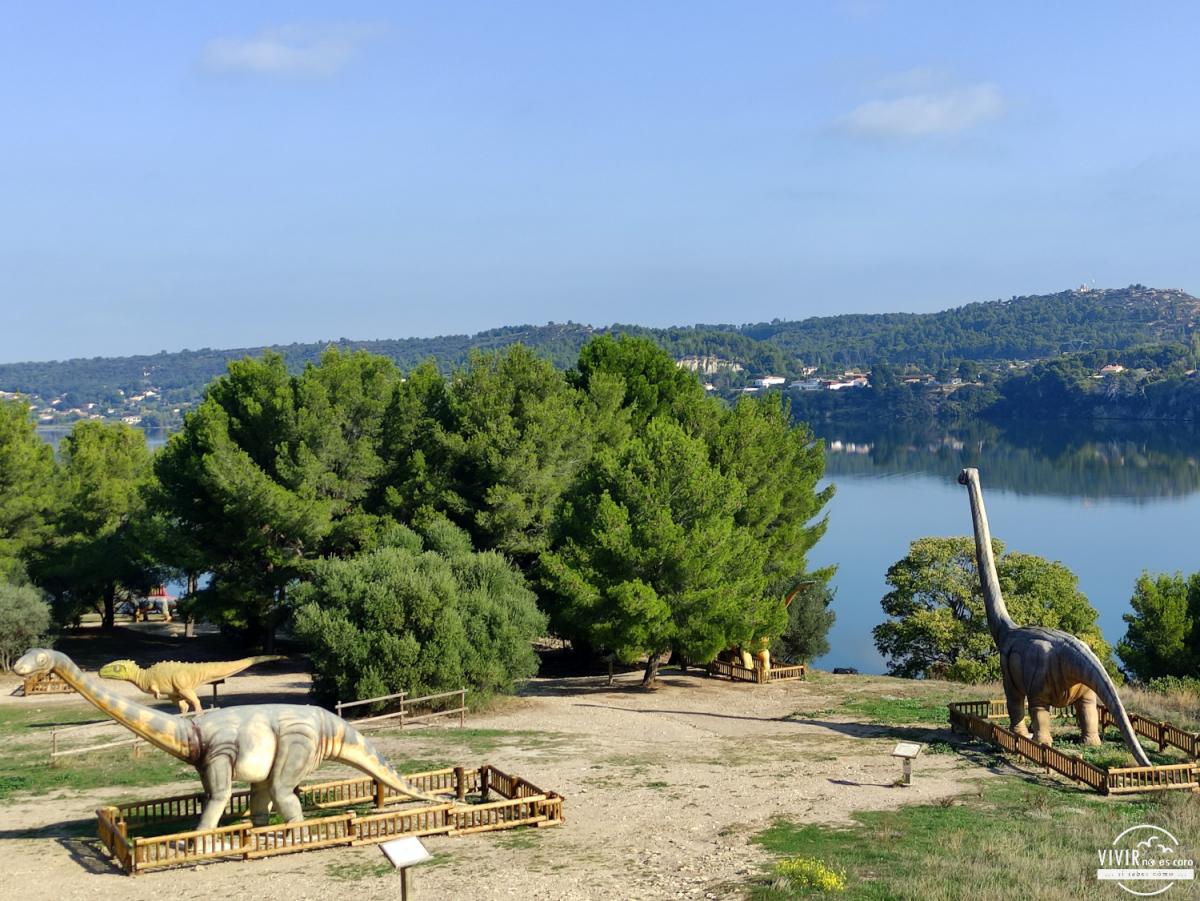 Dinosaurios gigantes en Istres Francia